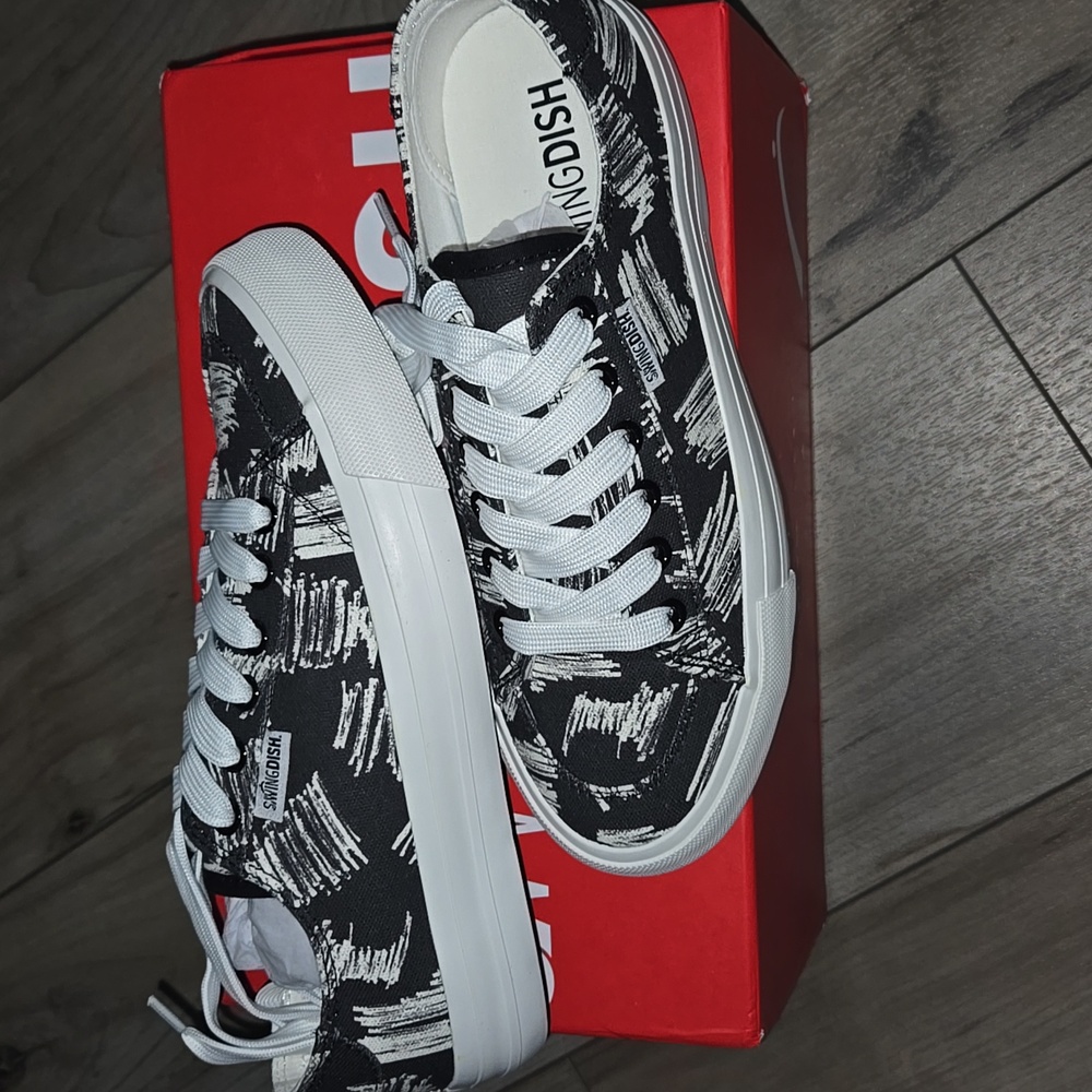 Women's Golf Sneakers by SwingDish sz 6.5
